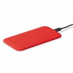 Powerbank wireless rettangolare ultrasottile con finitura gommata da 5W color rosso quarta vista