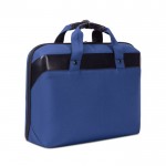 Borsa in r-PET con tracolla regolabile e tasca imbottita per pc 17” color blu