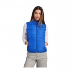 Gilet isolante con effetto piuma in poliestere per donna 290 g/m² Roly color blu elettrico immagine stile di vita